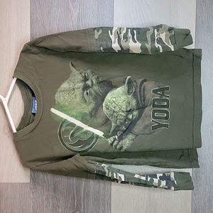 Yoda Star Wars shirt size 5/6 glows